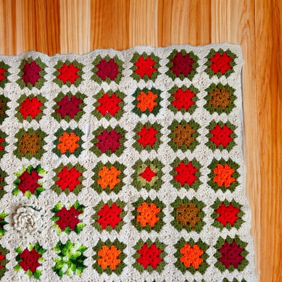 Handcrafted Crochet Granny Square Afghan Blanket Throw 38x49 Floral Vintage 80s